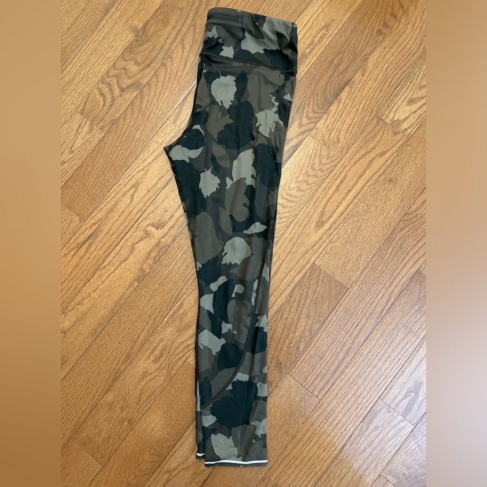 Athleta 7/8 Leggings, Size M